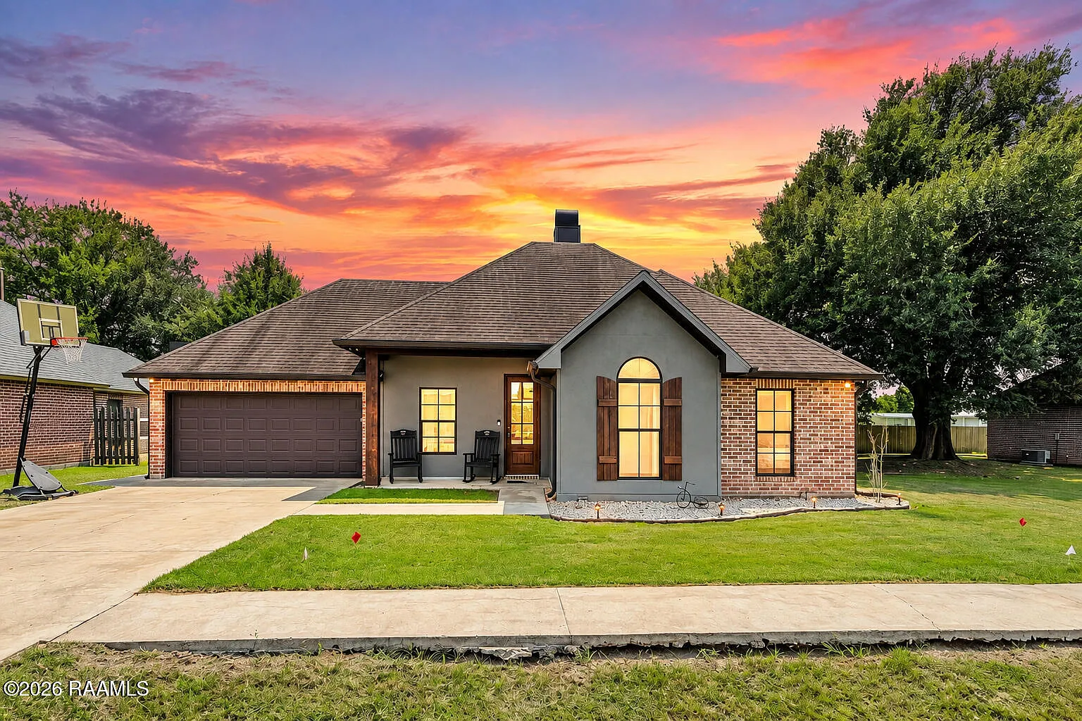 3 bed, 2.0 bath, 1400 sqft, $1,800 — Photo 1