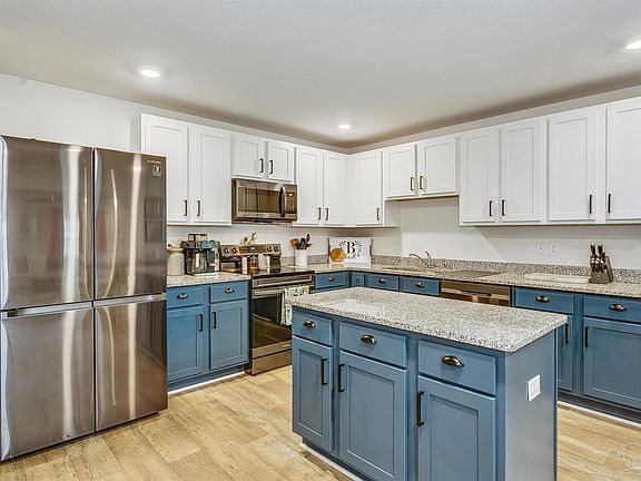 2nd image of 7483 Oak Lake Blvd