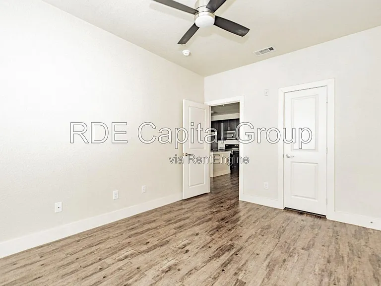 3221 Elihu St #309 — Photo 4