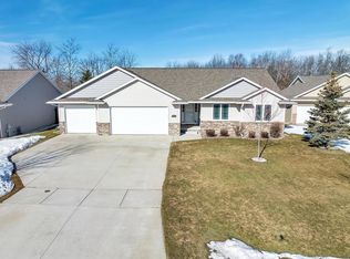 1021 Aldine Ct, Green Bay, WI 54311
