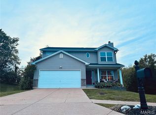 210 Castle Pines Ct, Imperial, MO 63052