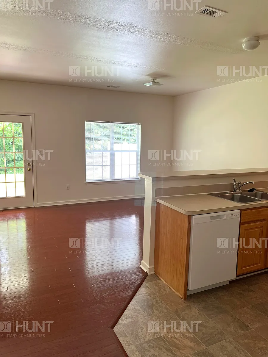 Building Photo - 121A Bastogne Rd