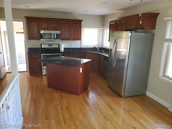 2nd image of 650 Bow Ln