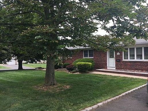 2nd image of 980 Beatrice Pkwy