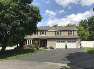 7 Danbury Ct, Voorheesville, NY 12186