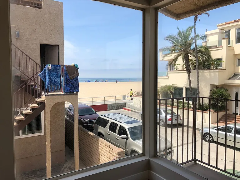1526 W Oceanfront — Photo 2