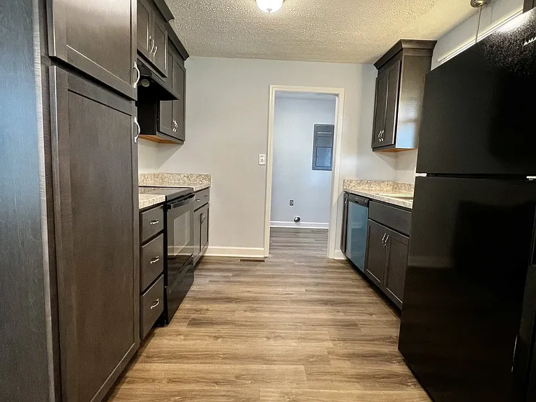 206 Orleans Dr — Photo 4