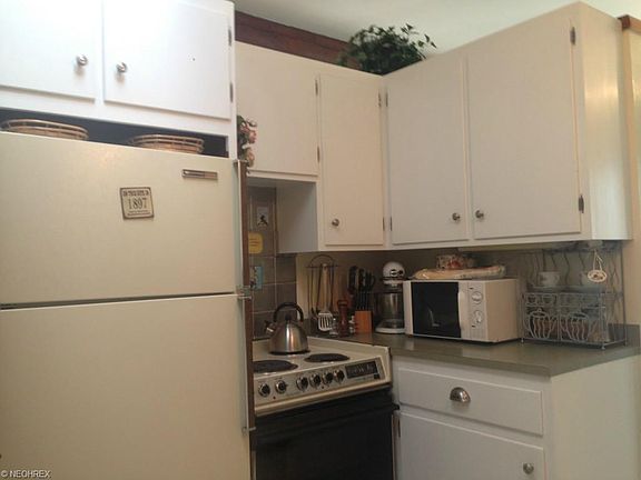 3rd image of 2568 Monterey St