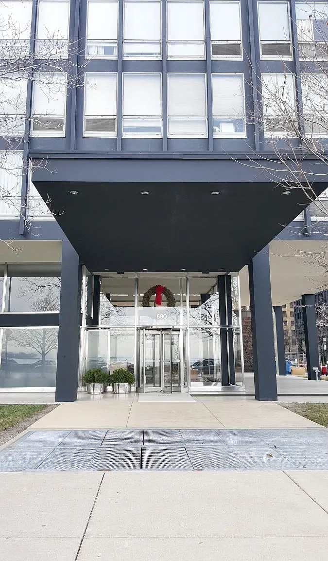 1 bed, 785 sqft, $1,895 — Photo 1