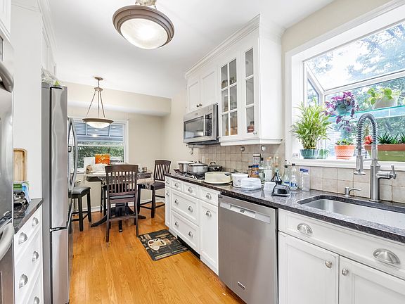 4th image of 8562 148th St