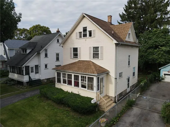 111 Rockview Ter, Rochester, NY 14606
