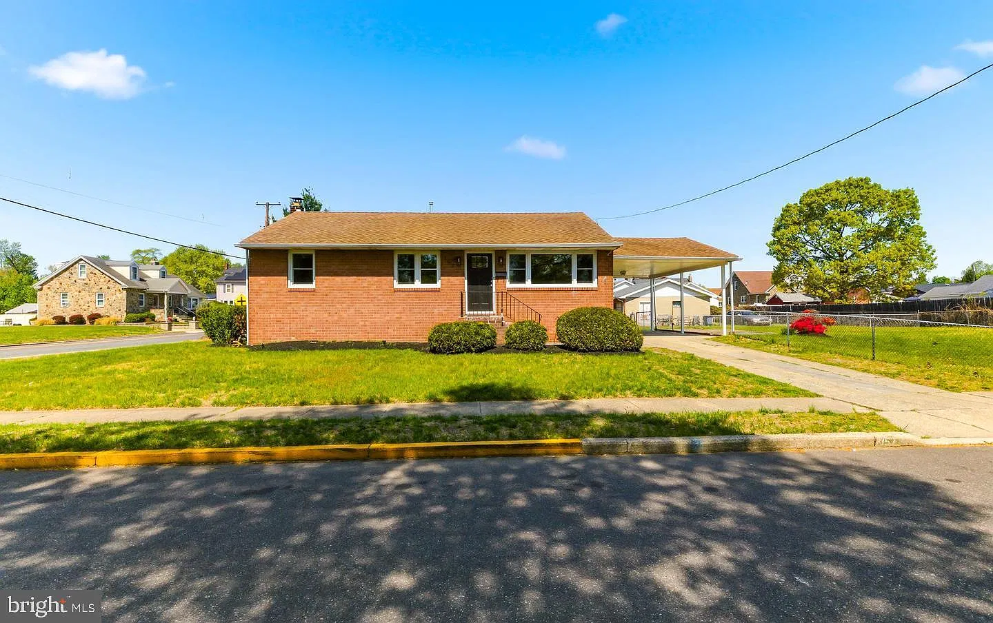 3 bed, 1.0 bath, 1820 sqft, $2,800 — Photo 1