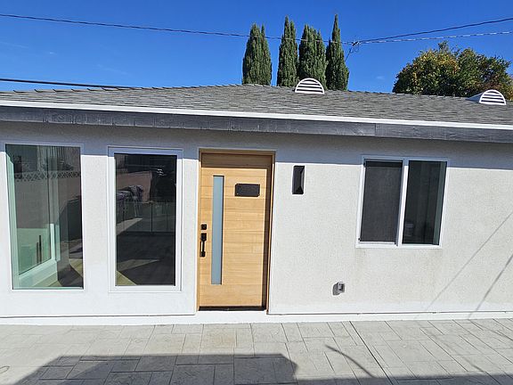 4th image of 3630 Denver Ave #A