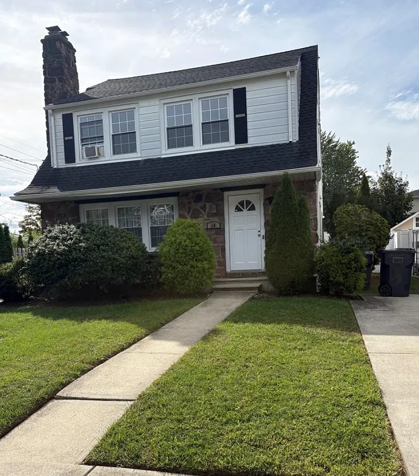 3 bed, $2,950 — Photo 1
