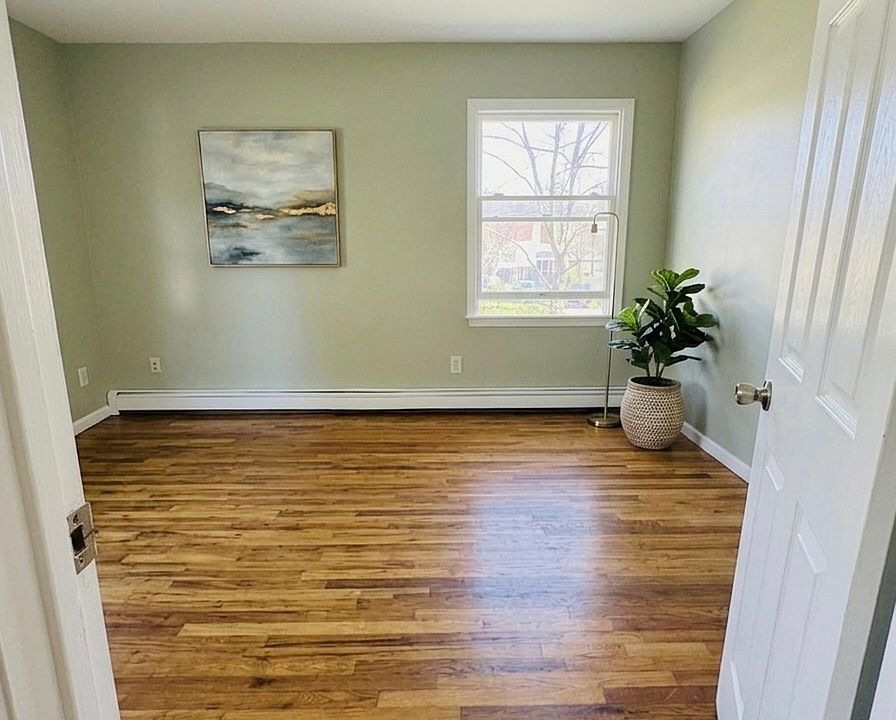 1st image of 209 Netherwood Ave #1