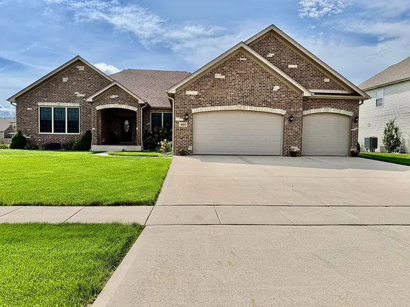 403 W Hunter Ln, Minooka, IL 60447