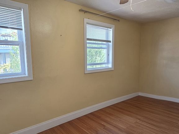 4th image of 82 Garfield Ave #1