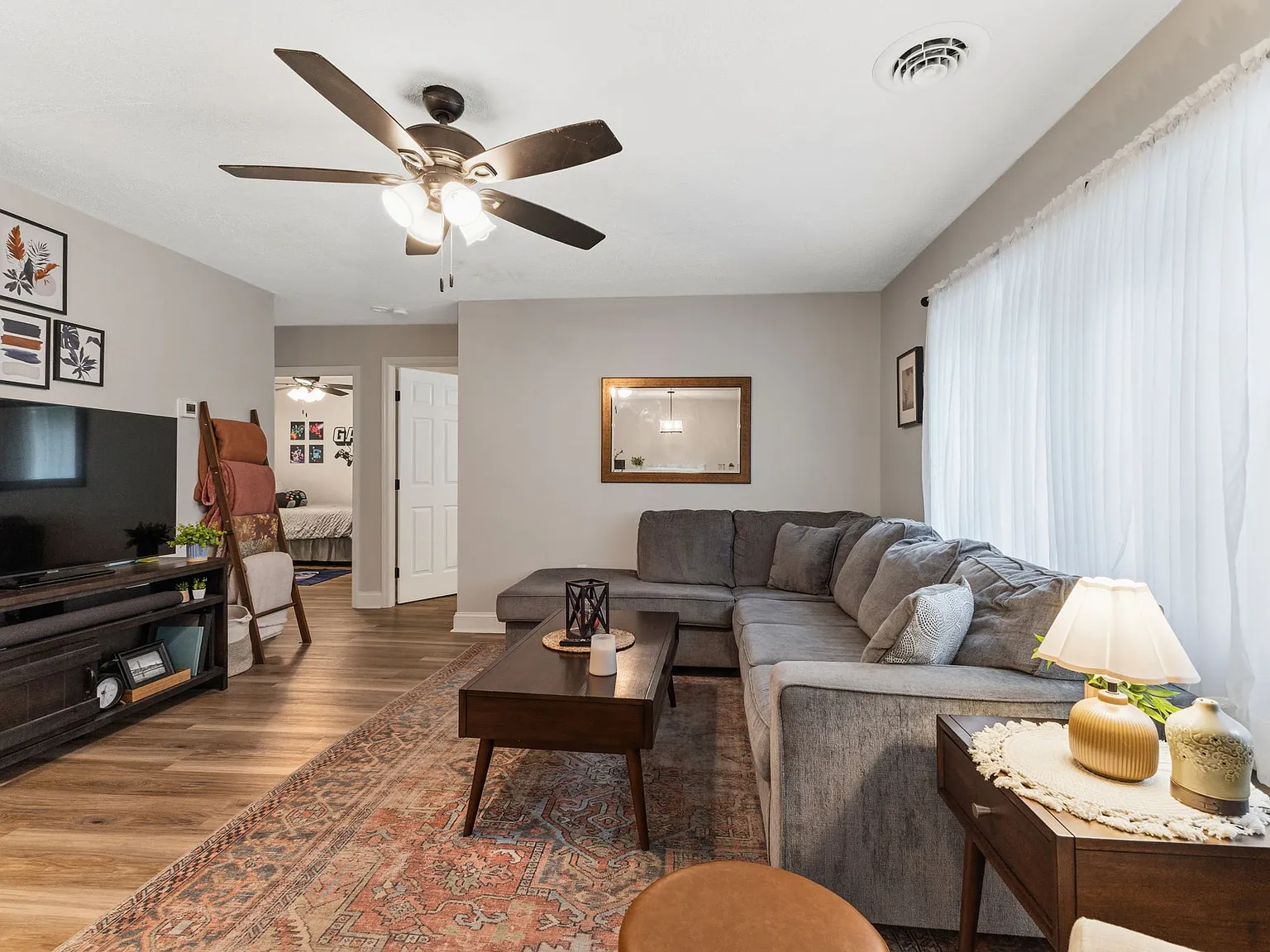 3 bed, 2.5 bath, 1356 sqft, $3,000 — Photo 4