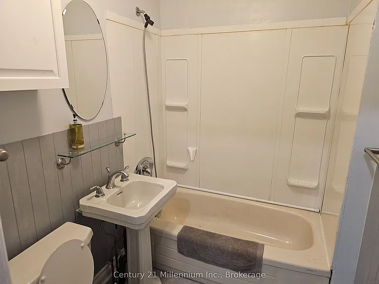 475 Hurontario St — Photo 9