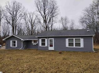 11991 South Rd, Farwell, MI 48622