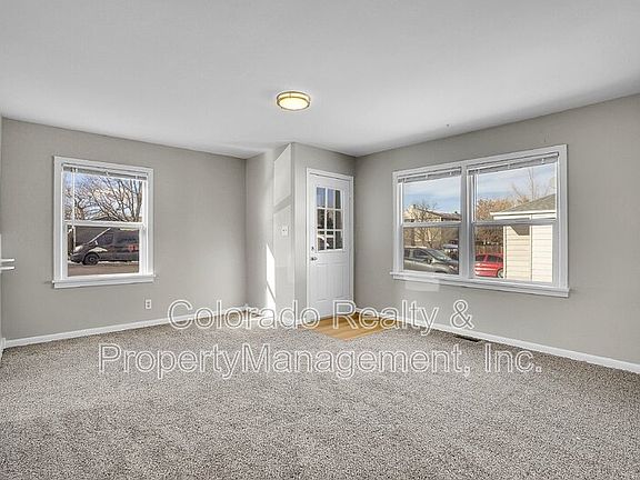 4th image of 3602-3616 S King St #3612