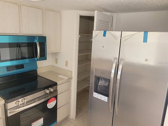 4th image of 4158 Tamiami Trl #4158B1
