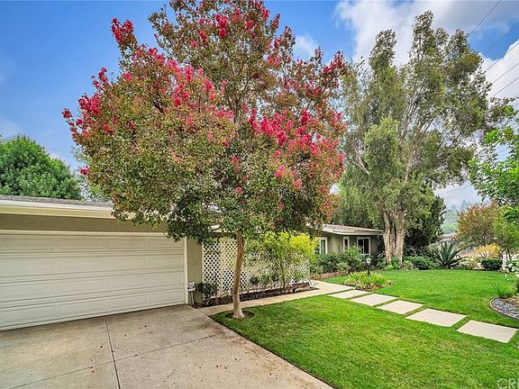 3rd image of 4600 Cerro Verde Pl