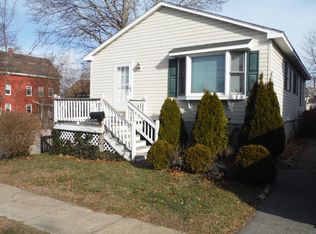2 Hingston St, Peabody, MA 01960