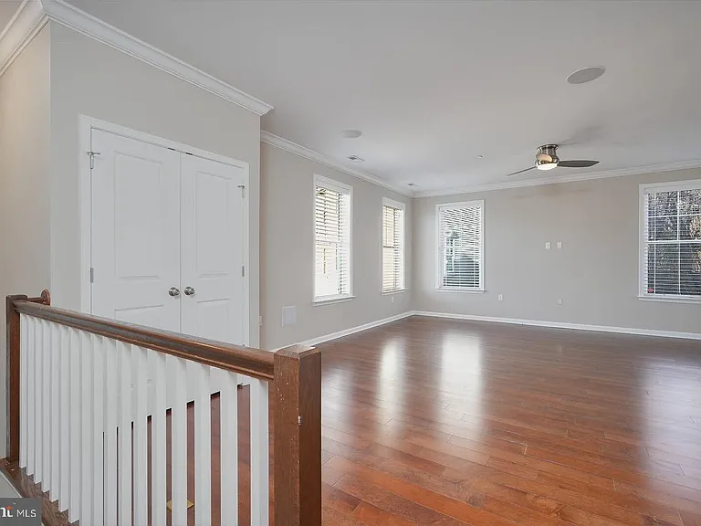 412 Woodcrest Dr SE #412B — Photo 3