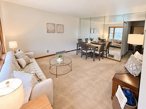 3rd image of 492 Price Ave
