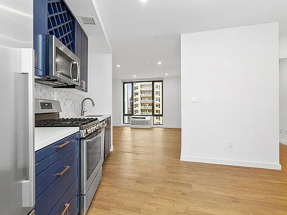 4th image of 41-32 27th St #3C