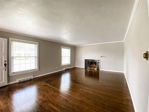 5th image of 2020 York Dr