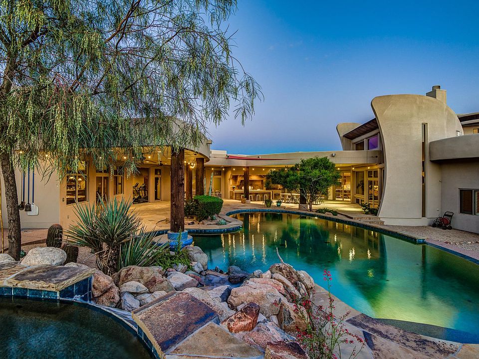 Salt Water Pool & Spa