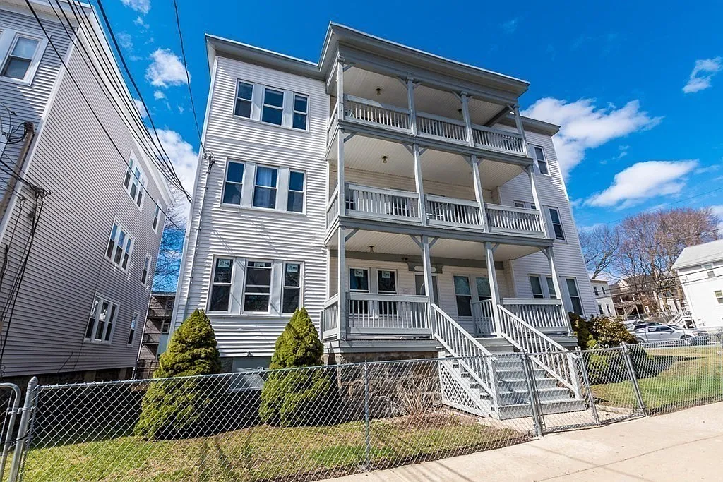 2 bed, 750 sqft, $2,850 — Photo 1