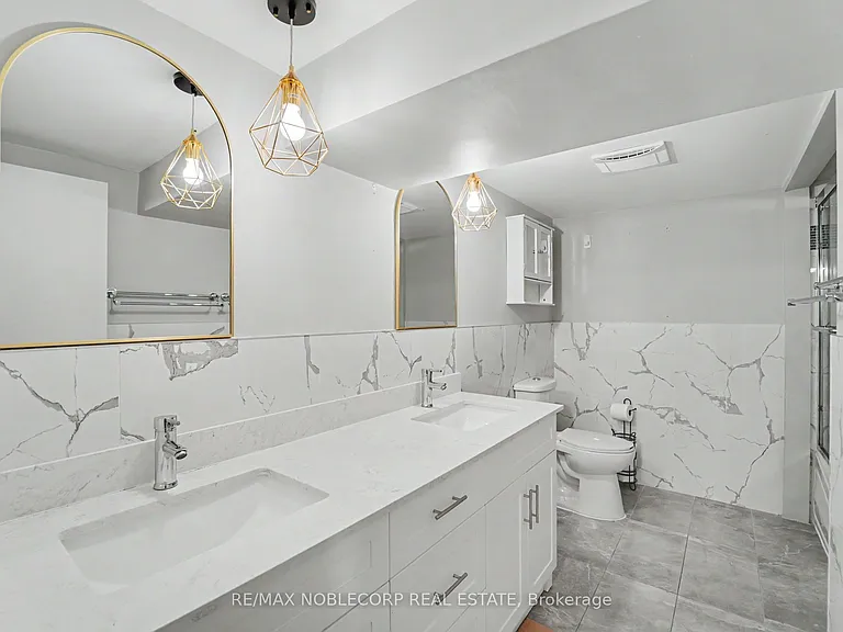 3519 Laddie Cres — Photo 12