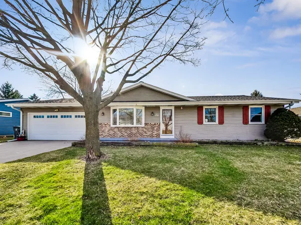 W193N16156 Stonehedge Dr, Jackson, WI 53037