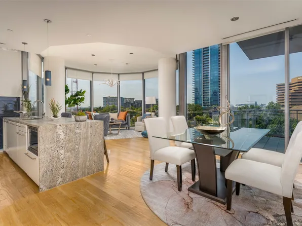 2900 McKinnon St APT 404, Dallas, TX 75201