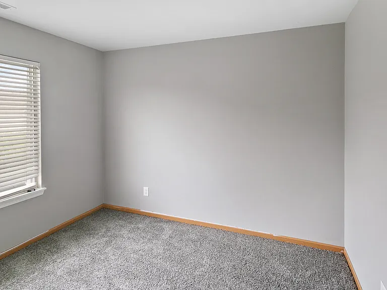 678 Zachary Dr — Photo 10