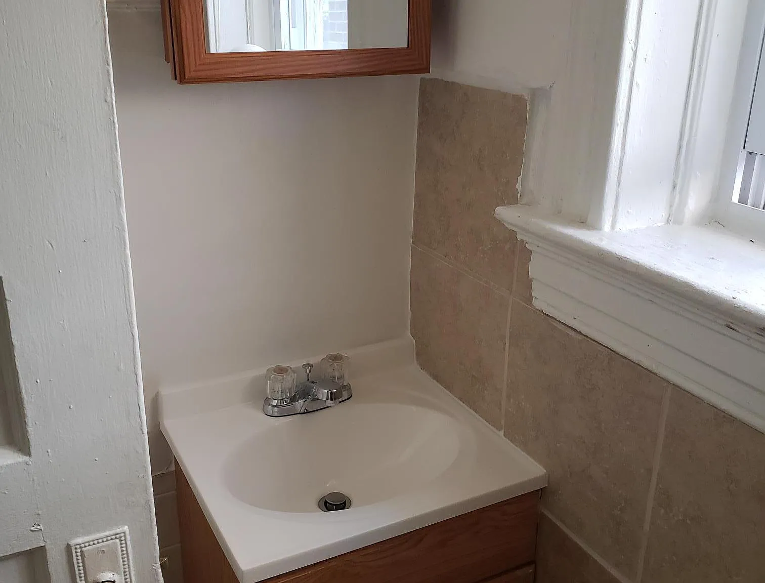 3 bed, 1400 sqft, $1,300 — Photo 2
