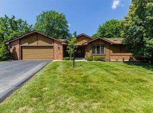 27 Village Dr W, Saint Charles, MO