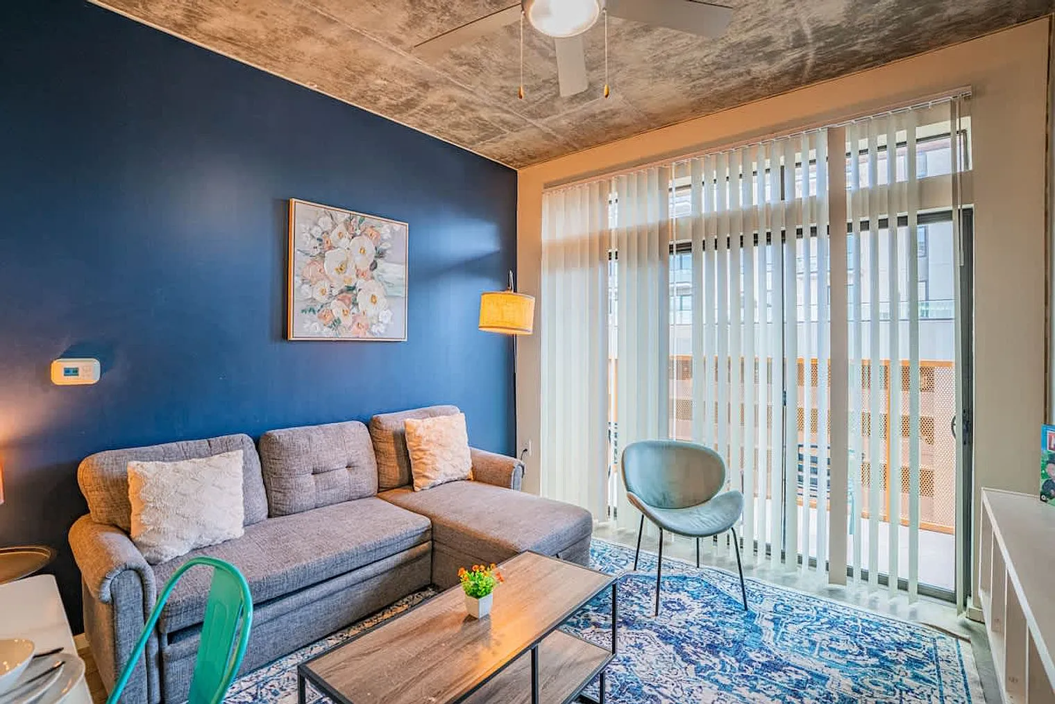 2 bed, 2.0 bath, 796 sqft, $2,448 — Photo 2