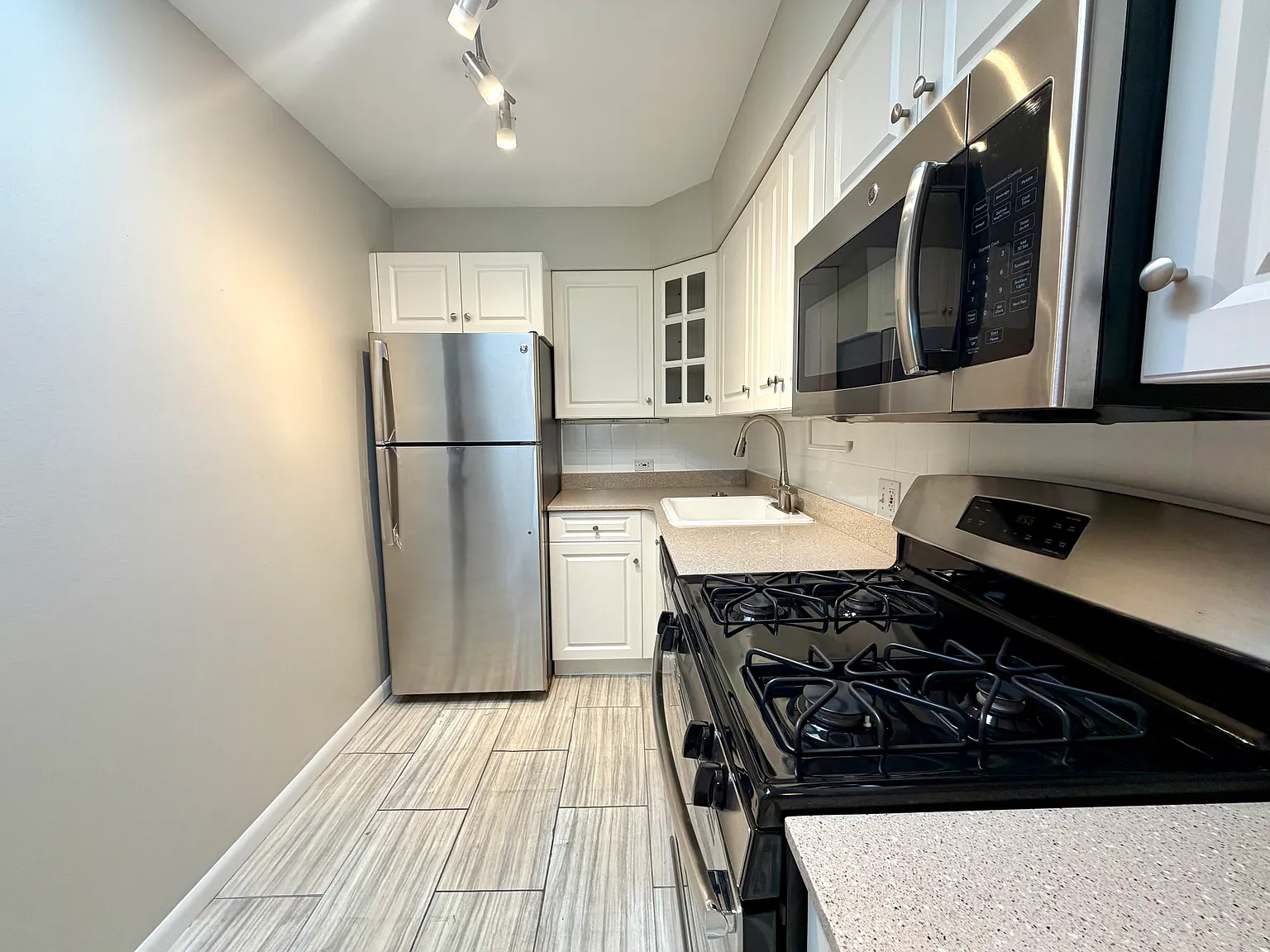 2230 N Orchard St — Photo 3