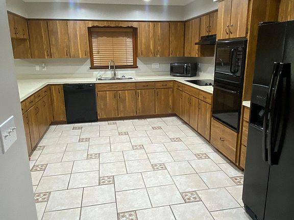 5th image of 2430 Mockingbird Ave