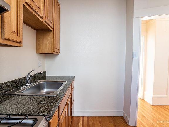 5th image of 201 Dolores St #16