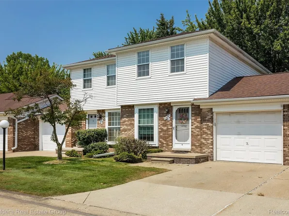 28091 Fair Oaks Ln, Harrison Twp, MI 48045