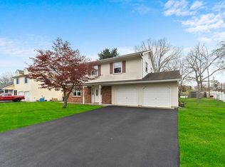 27 N Westfield Rd, Howell, NJ 07731