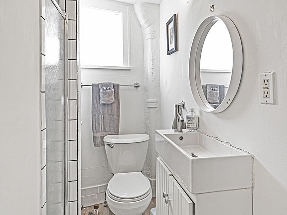 5th image of 18 Riverside Ave #2