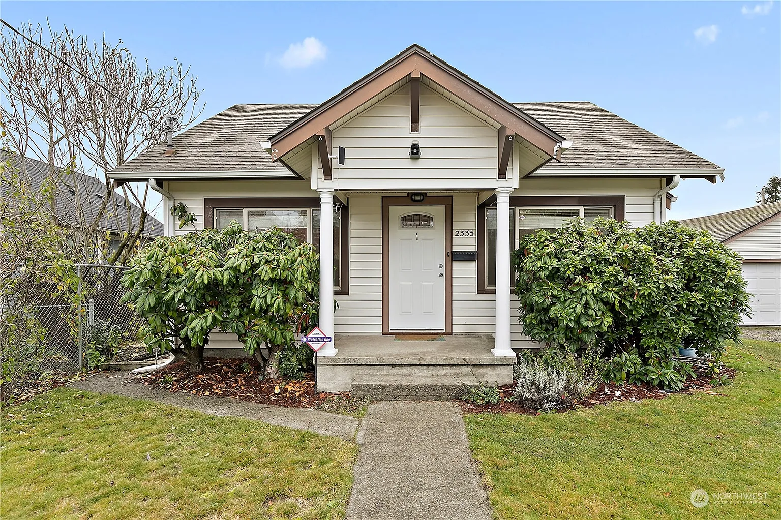 2335 S Hosmer Street photo 1