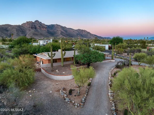 6860 N Moonglow Dr, Tucson, AZ 85718