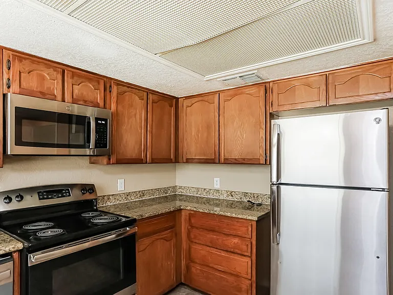 2206 Brim Ct — Photo 9